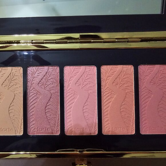 LE tarte Pin Up Girl blush palette - Picture 5 of 5